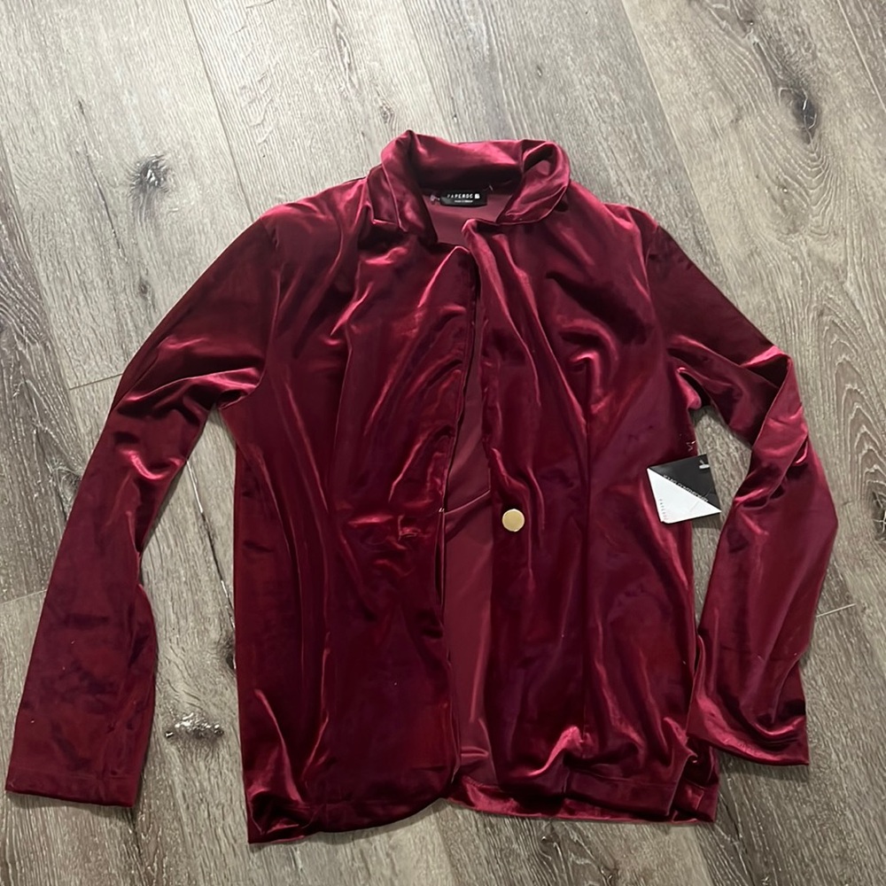 Crushed velvet brand new blazer. Fits a S-M.